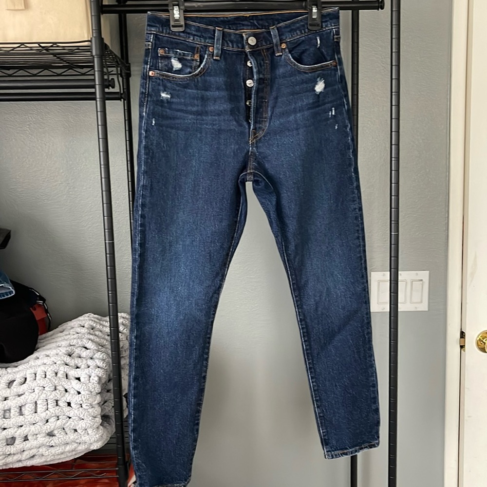 Levi’s dark wash jeans😊